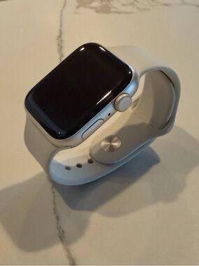 Apple Smartwatch in White with Charger